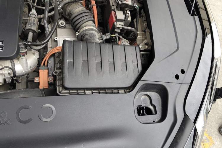 Used Lynk & Co 07 2024 EM-P 126 Long-Range Ultra Engine Bay Left