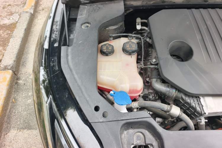 Used Lynk & Co 07 2024 EM-P 126 Long-Range Halo Engine Bay Right