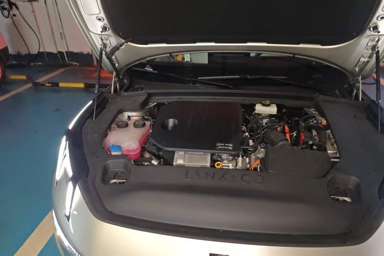 Used Lynk & Co 07 2024 EM-P 126 Long-Range Halo Engine Bay Right