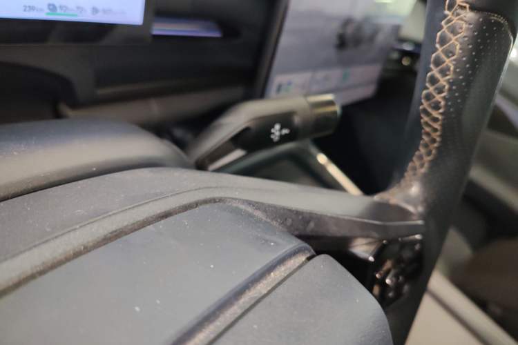 Used Lynk & Co 07 2024 EM-P 126 Long-Range Ultra Gear Lever