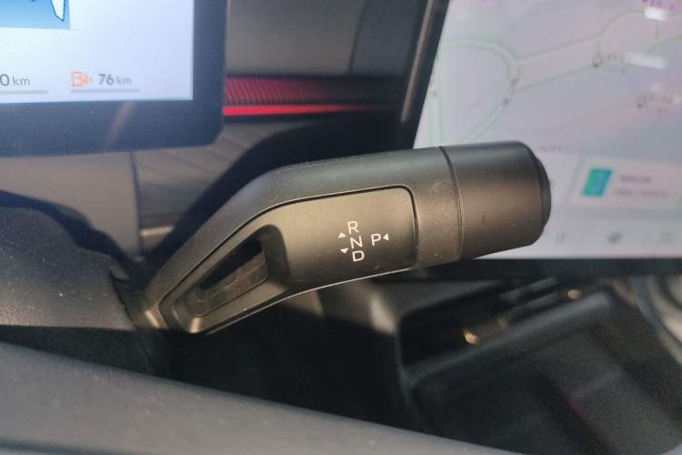 Used Lynk & Co 07 2024 EM-P 126 Long-Range Halo Gear Lever