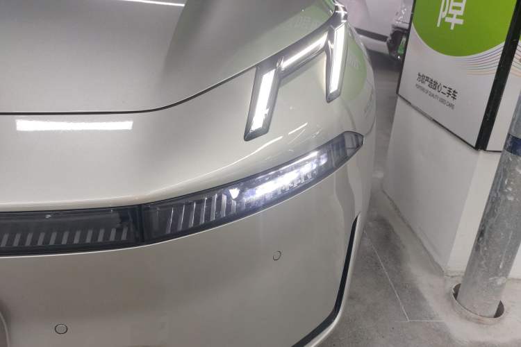 Used Lynk & Co 07 2024 EM-P 126 Long-Range Halo Left Front Headlight