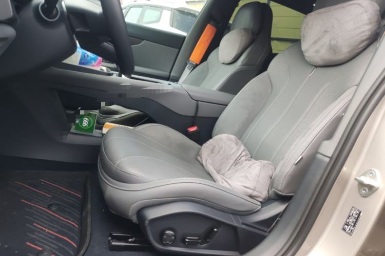 Used Lynk & Co 07 2024 EM-P 126 Long-Range Ultra Left Front Seat