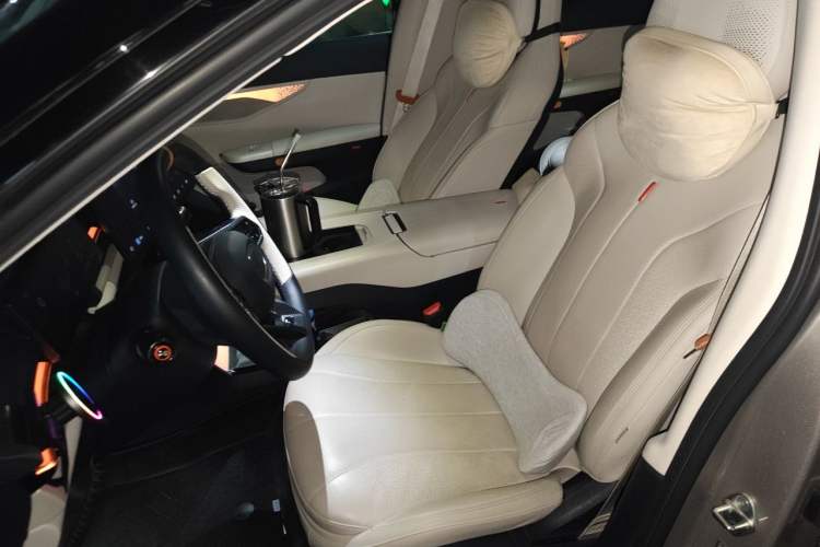 Used Lynk & Co 07 2024 EM-P 126 Long-Range Intelligent Driving Ultra Left Front Seat