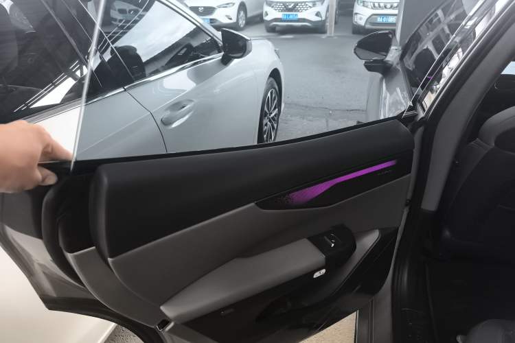 Used Lynk & Co 07 2024 EM-P 126 Long-Range Halo Left Rear Door Interior