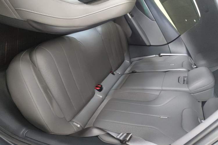 Used Lynk & Co 07 2024 EM-P 126 Long-Range Ultra Left Rear Seat