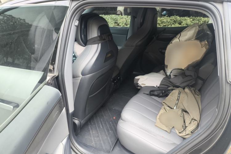 Used Lynk & Co 07 2024 EM-P 126 Long-Range Halo Left Rear Seat
