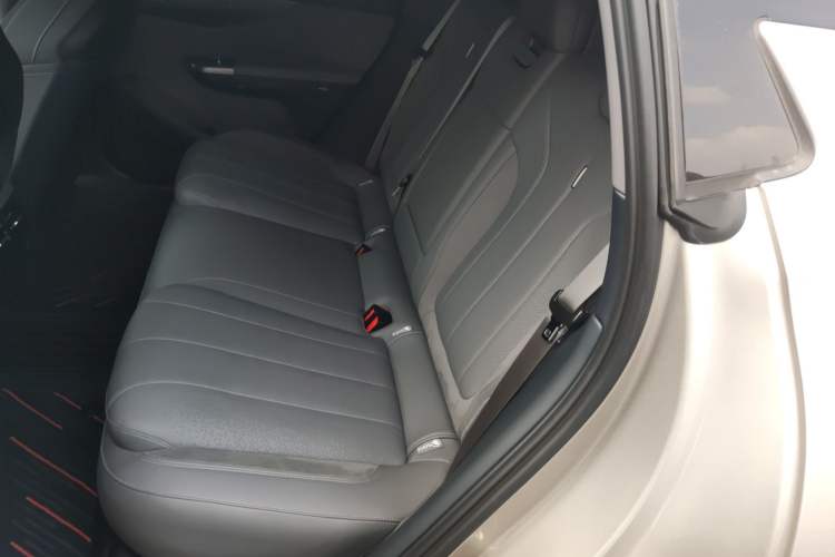 Used Lynk & Co 07 2024 EM-P 126 Long-Range Ultra Left Rear Seat
