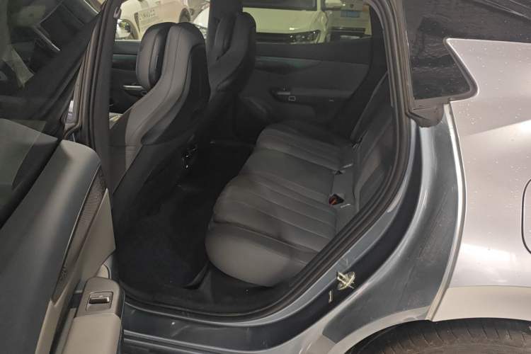 Used Lynk & Co 07 2024 EM-P 126 Long-Range Ultra Left Rear Seat