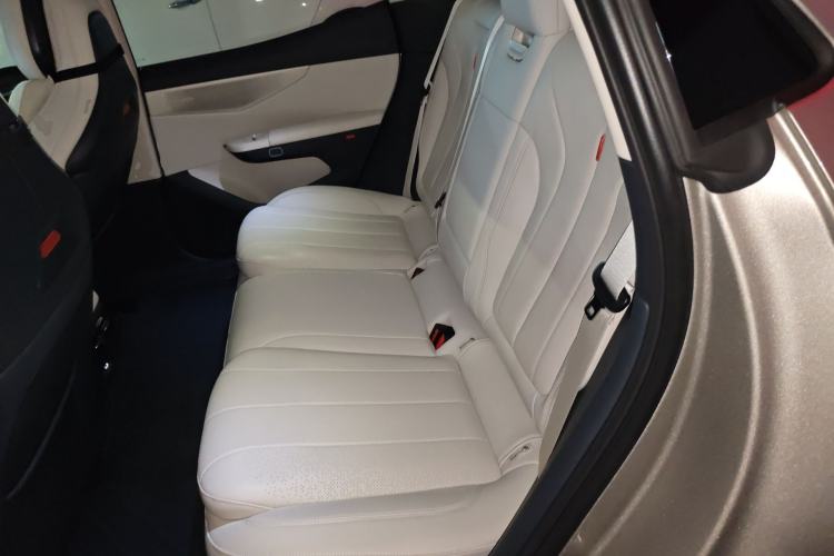 Used Lynk & Co 07 2024 EM-P 126 Long-Range Halo Left Rear Seat