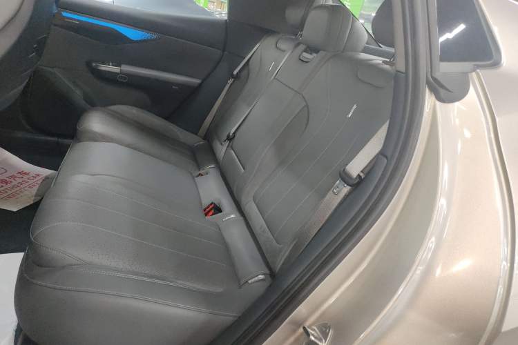 Used Lynk & Co 07 2024 EM-P 126 Long-Range Halo Left Rear Seat