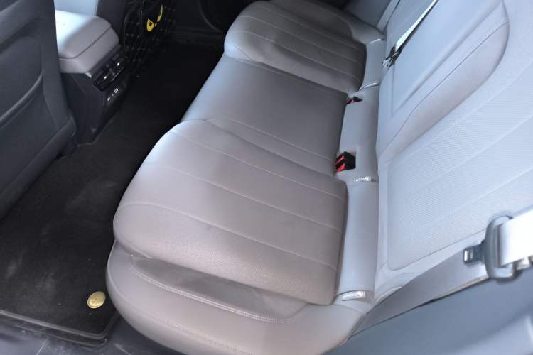 Used Lynk & Co 07 2024 EM-P 126 Long-Range Halo Left Rear Seat