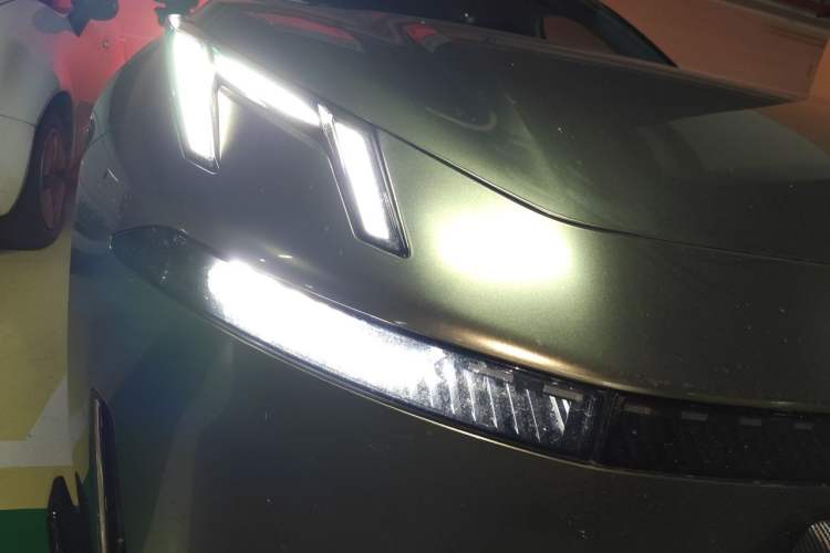 Used Lynk & Co 07 2024 EM-P 126 Long-Range Intelligent Driving Ultra Right Front Headlight