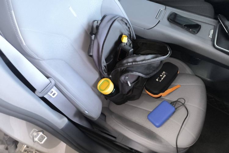 Used Lynk & Co 07 2024 EM-P 126 Long-Range Halo Right Front Seat