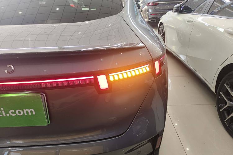Used Lynk & Co 07 2024 EM-P 126 Long-Range Ultra Right Rear Taillight