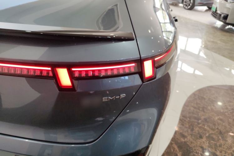 Used Lynk & Co 07 2024 EM-P 126 Long-Range Ultra Right Rear Taillight