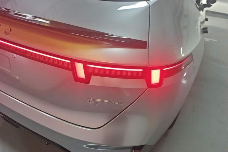Used Lynk & Co 07 2024 EM-P 126 Long-Range Halo Right Rear Taillight