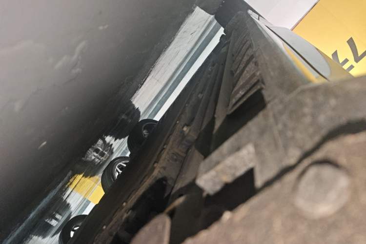 Used Lynk & Co 07 2024 EM-P 126 Long-Range Halo Right Side Sill