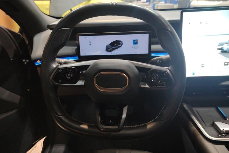 Used Lynk & Co 07 2024 EM-P 126 Long-Range Ultra Steering Wheel