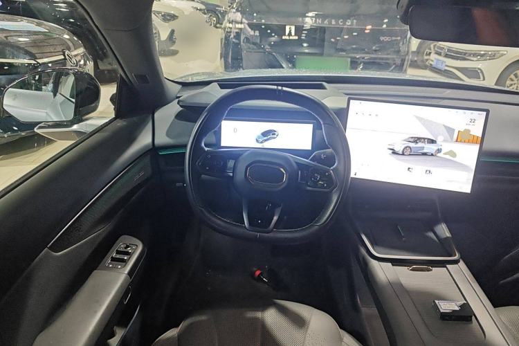 Used Lynk & Co 07 2024 EM-P 126 Long-Range Ultra Steering Wheel