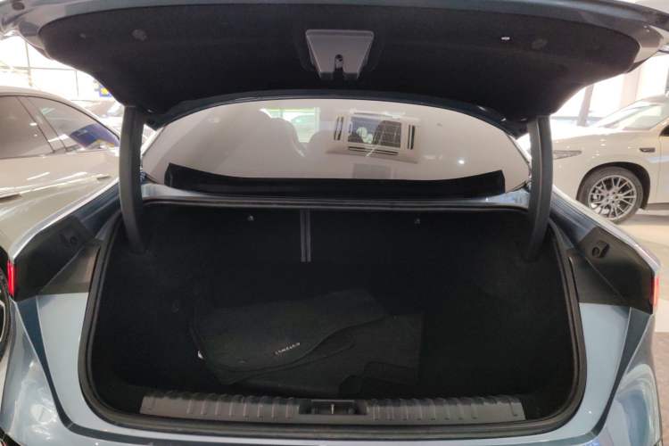 Used Lynk & Co 07 2024 EM-P 126 Long-Range Ultra Trunk