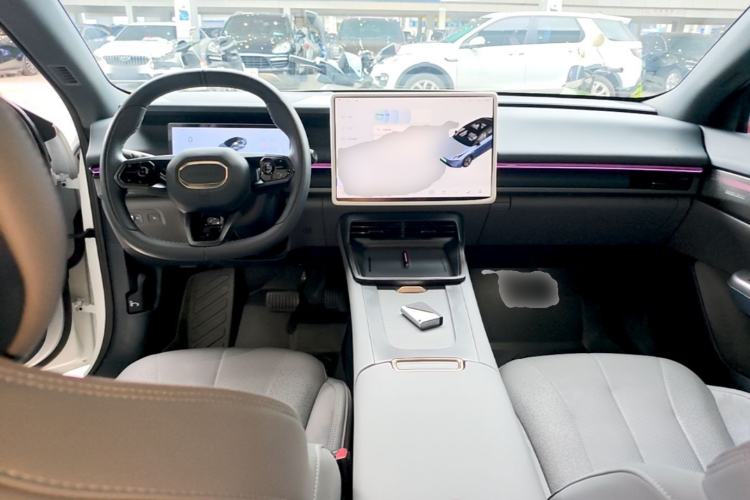 Used Lynk & Co 07 2024 EM-P 126 Long-Range Halo Center Console