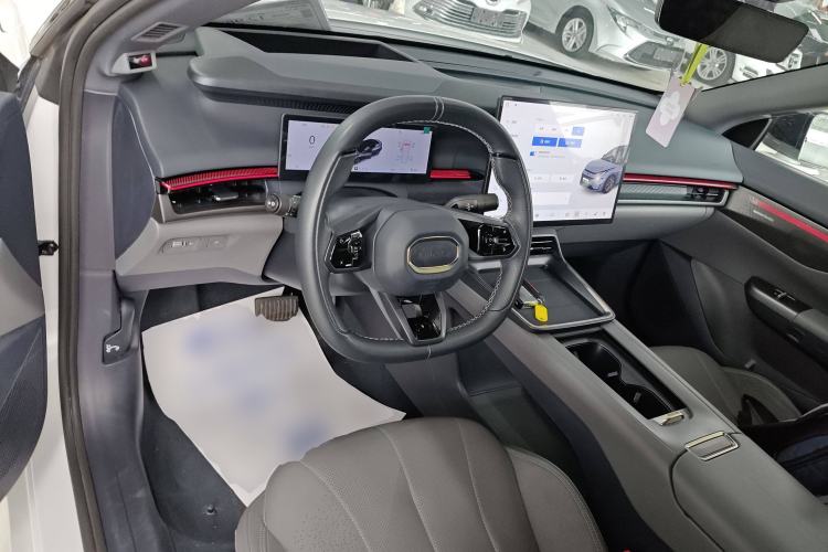 Used Lynk & Co 07 2024 EM-P 126 Long-Range Intelligent Driving Ultra Center Console