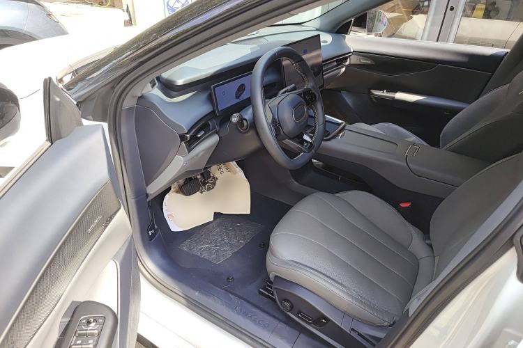 Used Lynk & Co 07 2024 EM-P 126 Long-Range Intelligent Driving Ultra Driver Seat