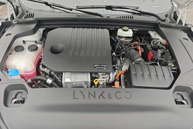 Used Lynk & Co 07 2024 EM-P 126 Long-Range Ultra Engine Bay