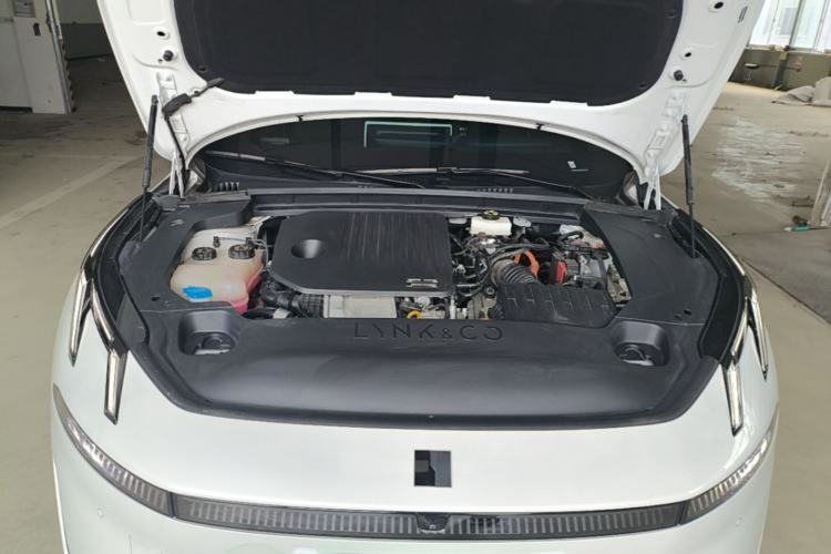 Used Lynk & Co 07 2024 EM-P 126 Long-Range Halo Engine Bay