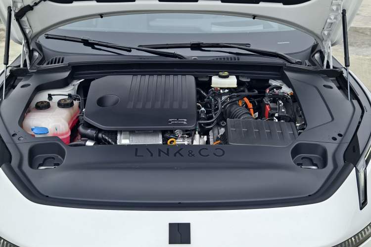 Used Lynk & Co 07 2024 EM-P 126 Long-Range Ultra Engine Bay