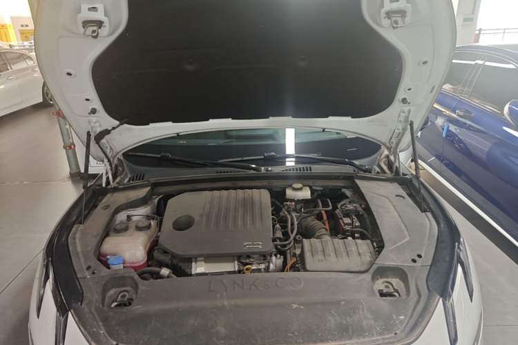 Used Lynk & Co 07 2024 EM-P 126 Long-Range Halo Engine Bay