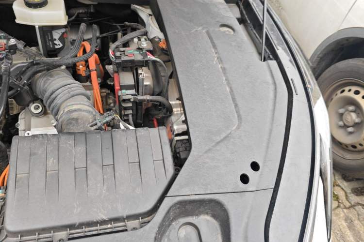 Used Lynk & Co 07 2024 EM-P 126 Long-Range Halo Engine Bay Left