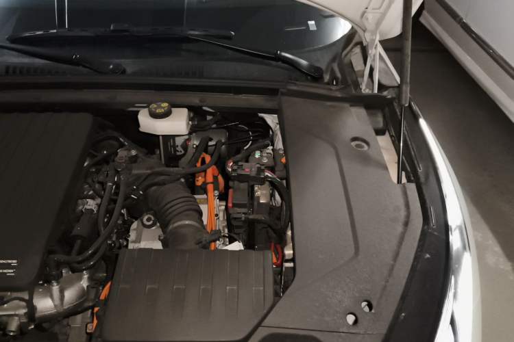 Used Lynk & Co 07 2024 EM-P 126 Long-Range Halo Engine Bay Left