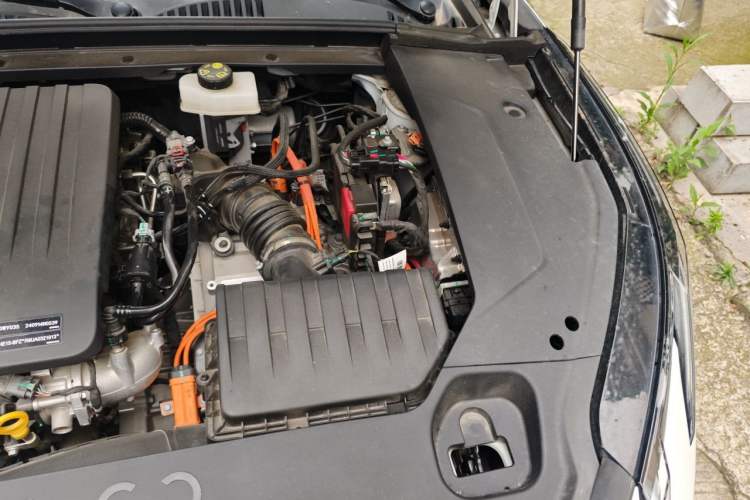 Used Lynk & Co 07 2024 EM-P 126 Long-Range Ultra Engine Bay Left