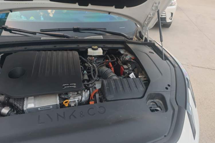 Used Lynk & Co 07 2024 EM-P 126 Long-Range Ultra Engine Bay Left