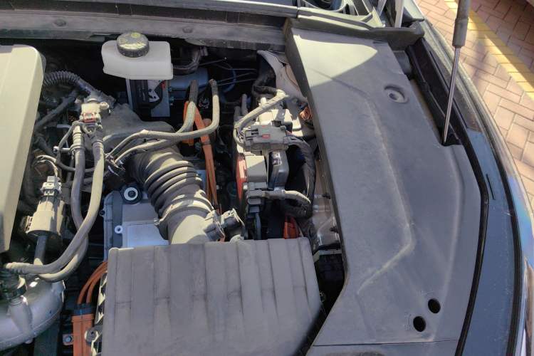 Used Lynk & Co 07 2024 EM-P 126 Long-Range Ultra Engine Bay Left