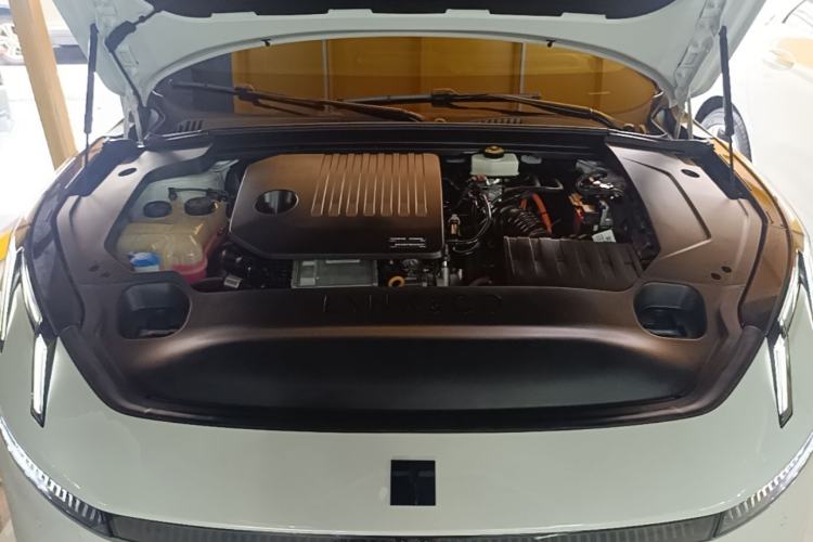 Used Lynk & Co 07 2024 EM-P 126 Long-Range Halo Engine Bay
