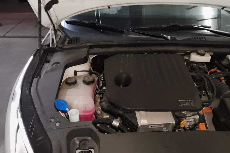 Used Lynk & Co 07 2024 EM-P 126 Long-Range Halo Engine Bay Right