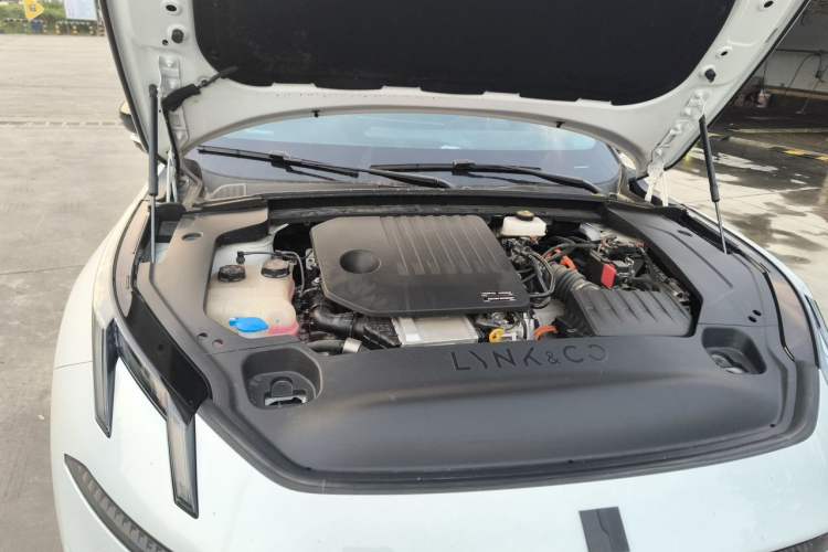 Used Lynk & Co 07 2024 EM-P 126 Long-Range Ultra Engine Bay Right