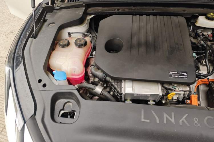 Used Lynk & Co 07 2024 EM-P 126 Long-Range Ultra Engine Bay Right