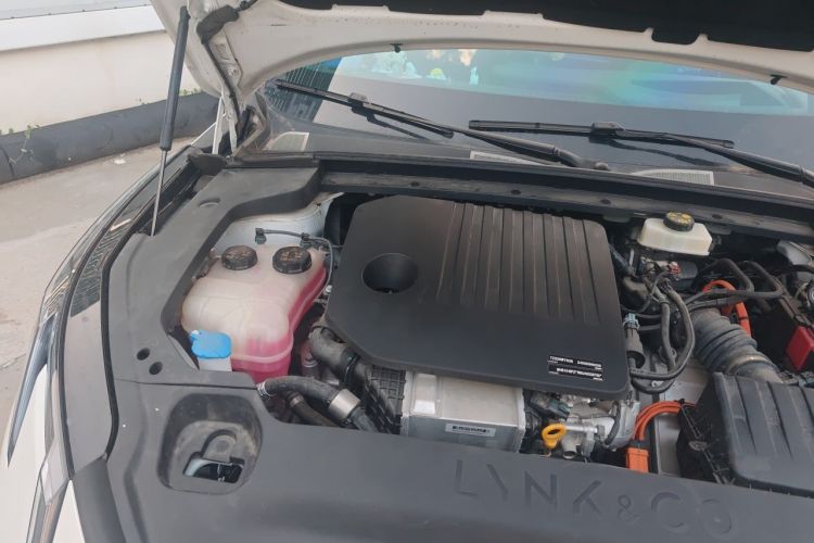 Used Lynk & Co 07 2024 EM-P 126 Long-Range Ultra Engine Bay Right
