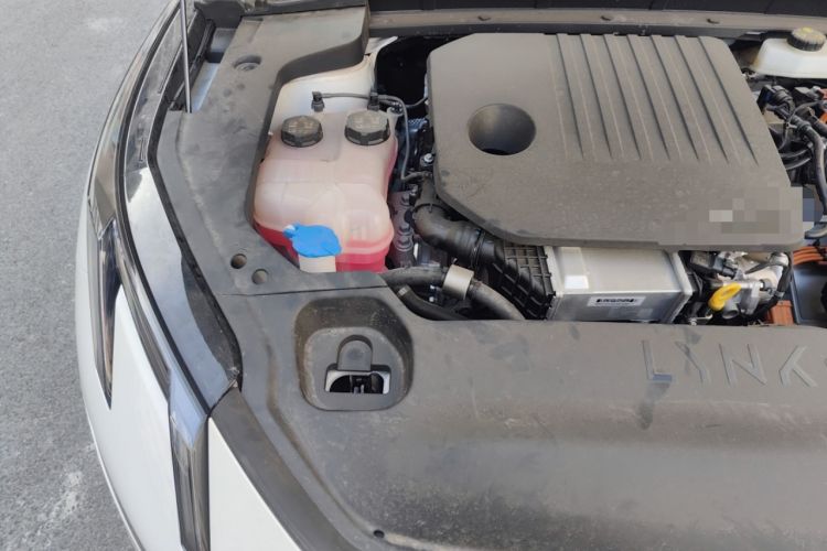 Used Lynk & Co 07 2024 EM-P 126 Long-Range Ultra Engine Bay Right