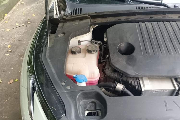 Used Lynk & Co 07 2024 EM-P 126 Long-Range Halo Engine Bay Right