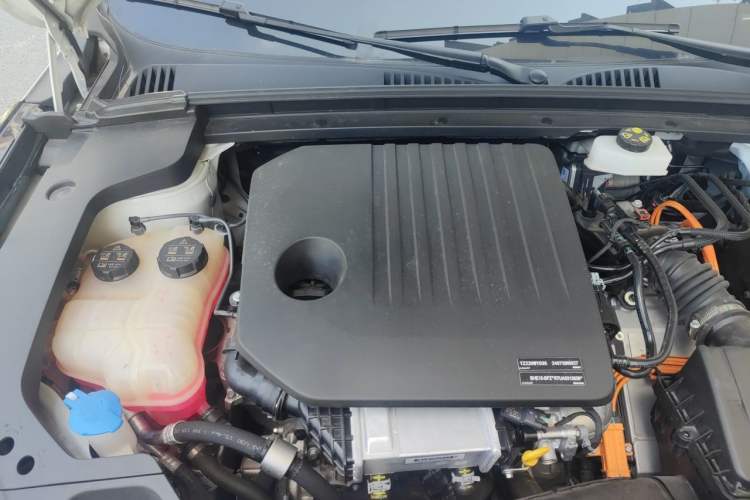 Used Lynk & Co 07 2024 EM-P 126 Long-Range Halo Engine Bay Right