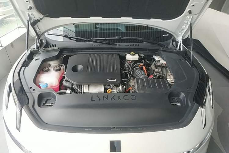 Used Lynk & Co 07 2024 EM-P 126 Long-Range Ultra Engine Bay