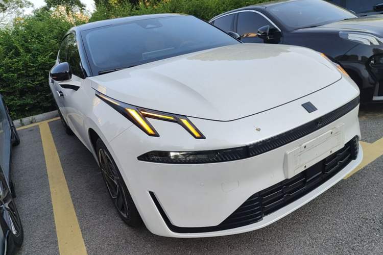 Used Lynk & Co 07 2024 EM-P 126 Long-Range Ultra Exterior 1