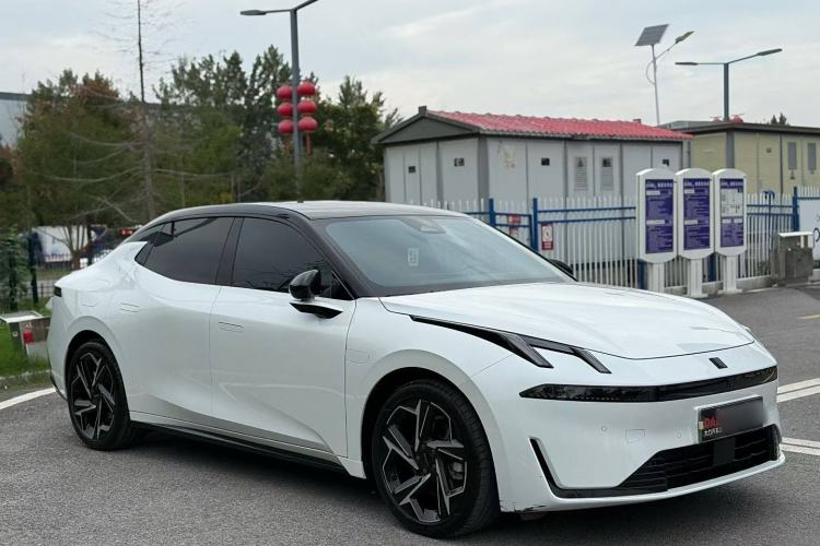Used Lynk & Co 07 2024 EM-P 126 Long-Range Ultra Exterior 2