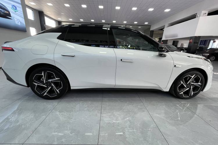 Used Lynk & Co 07 2024 EM-P 126 Long-Range Ultra Exterior 2