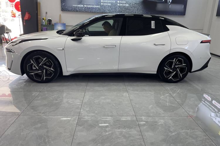 Used Lynk & Co 07 2024 EM-P 126 Long-Range Ultra Exterior 3